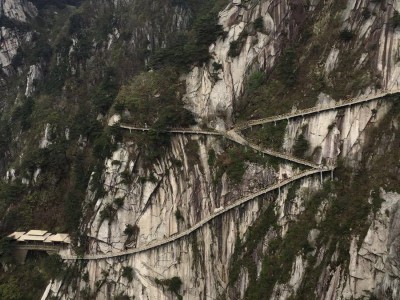 呼和浩特天堂寨旅游景区：自然奇观、历史文化、探险乐趣，一起发现美食之旅